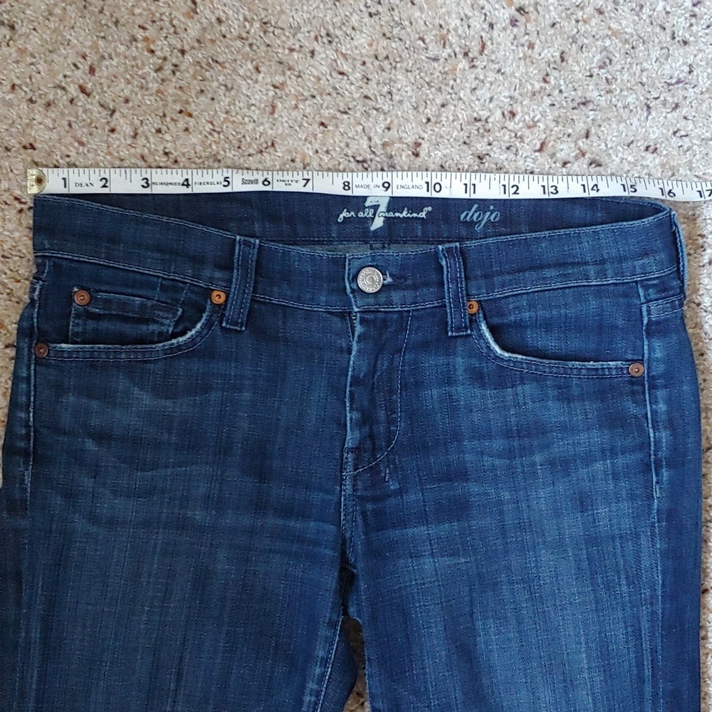 7 FOR ALL MANKIND DOJO CUT OFF INTO CROP JEANS SZ 28 CUTE - Picture 4 of 11
